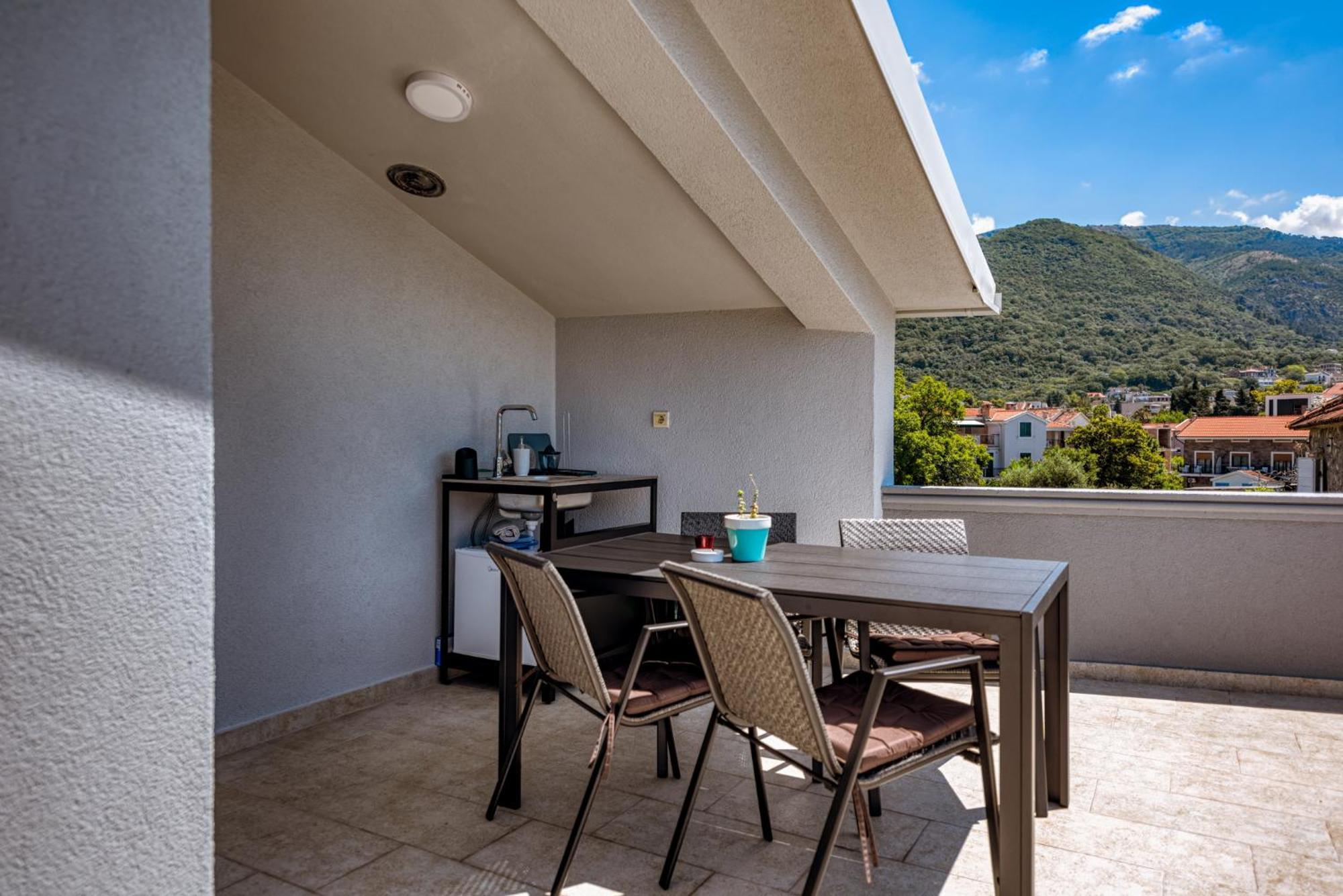 Miro Guesthouse Tivat Exterior photo