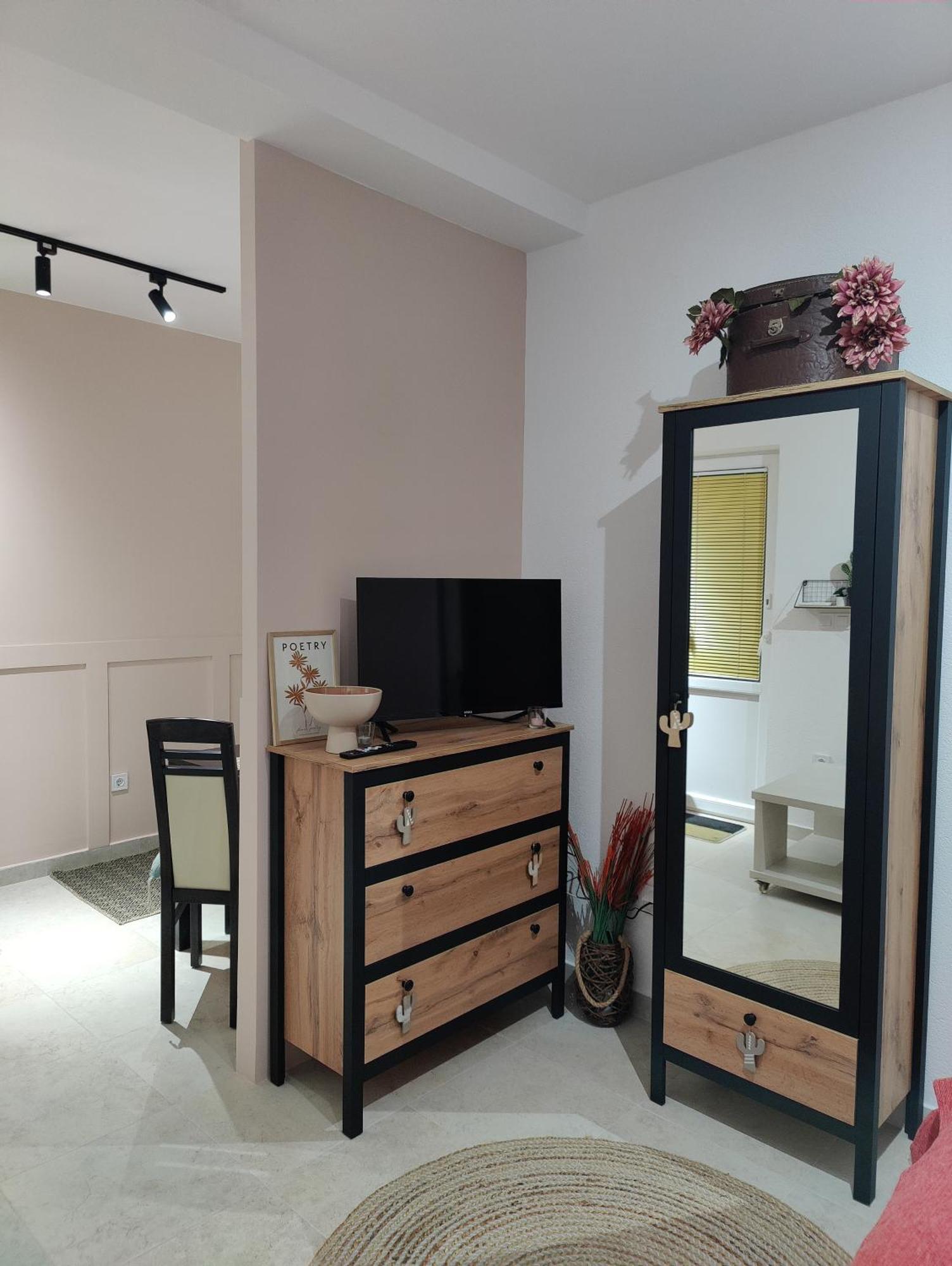 Miro Guesthouse Tivat Exterior photo